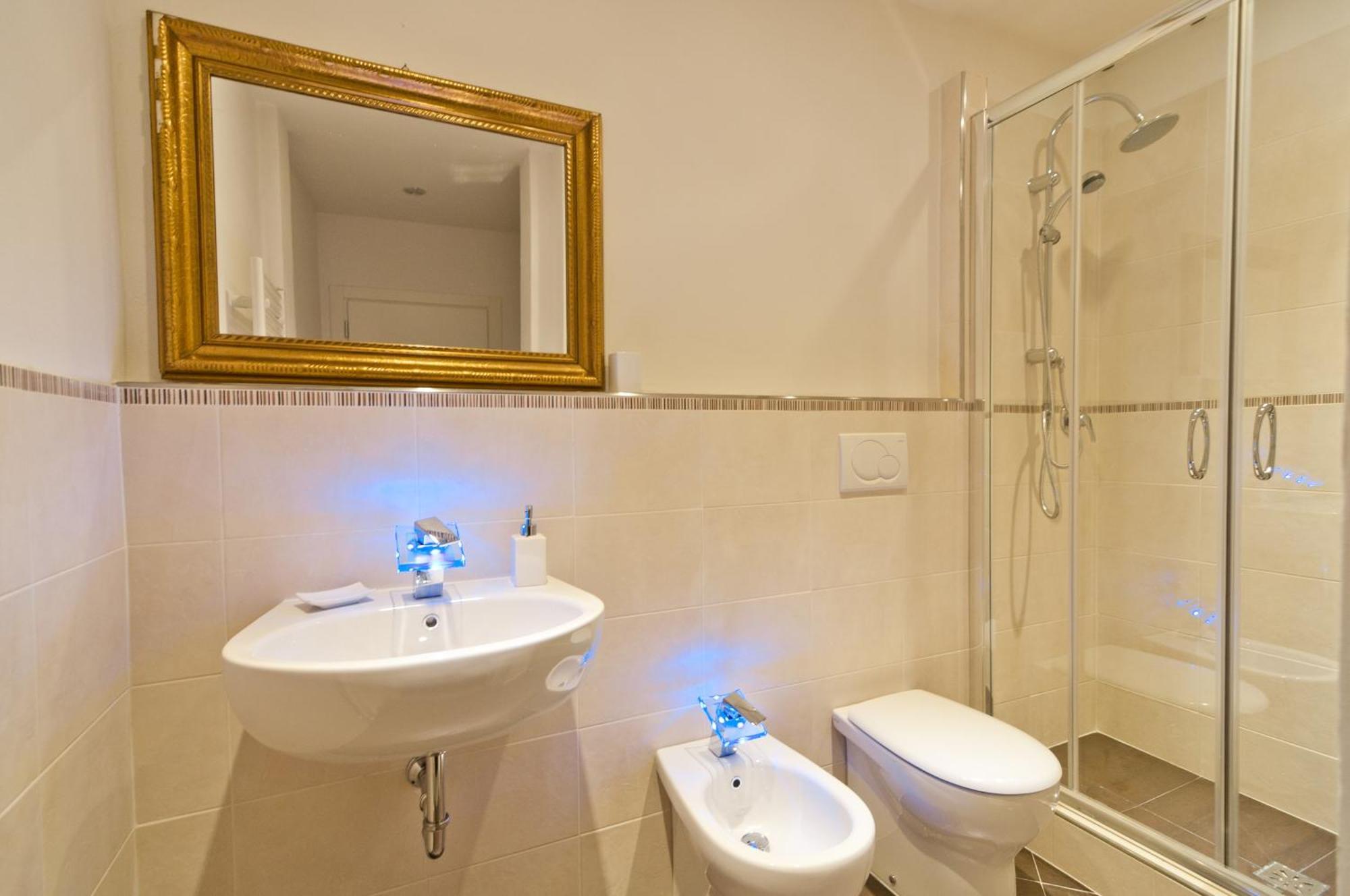Art Apartment Santo Spirito Matteo 佛罗伦萨 外观 照片